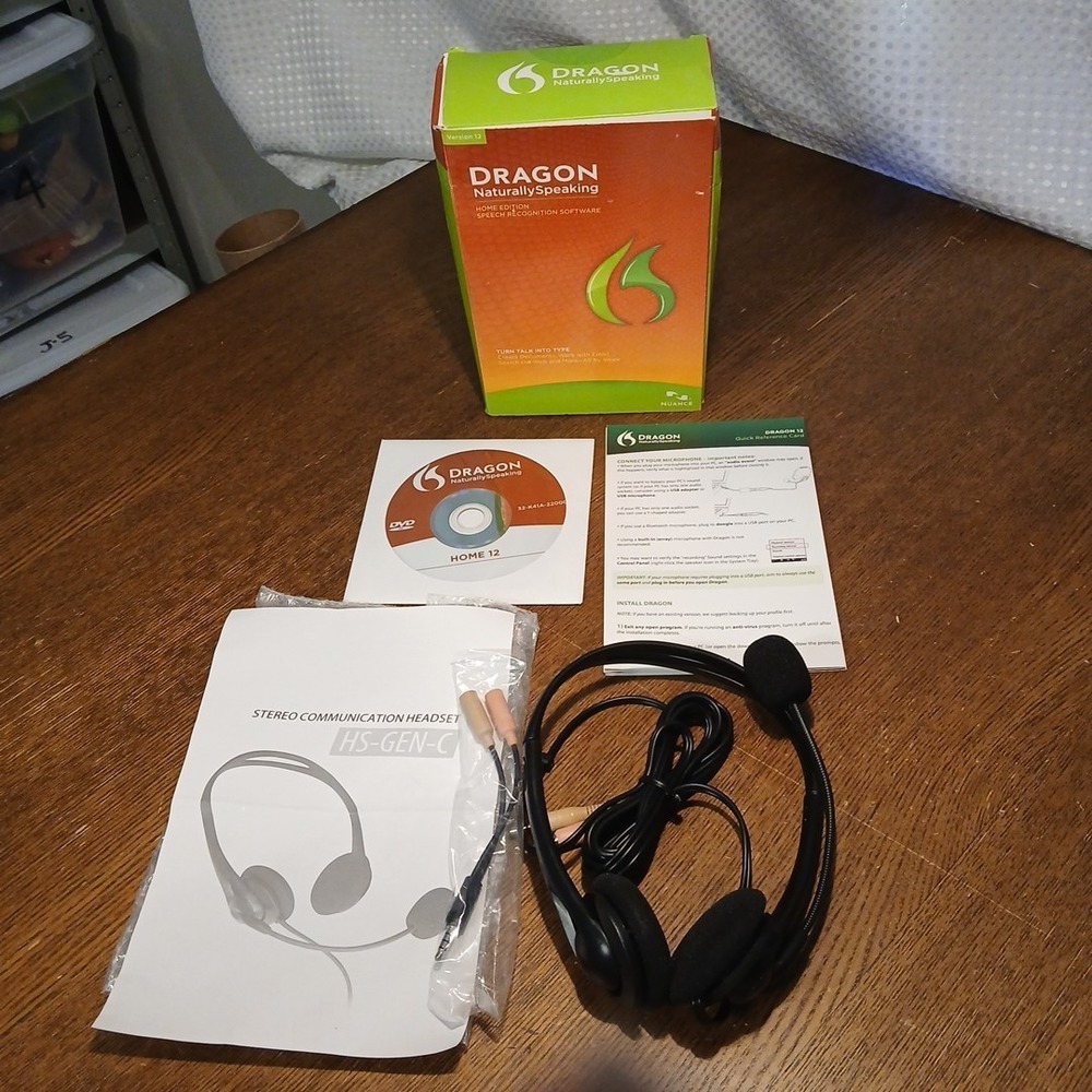 Nuance Dragon Naturally Speaking Home   Version 12 CD Software Headphones READ